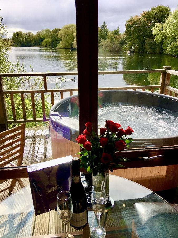 Holly Lodge 12 Hot Tub York Extérieur photo